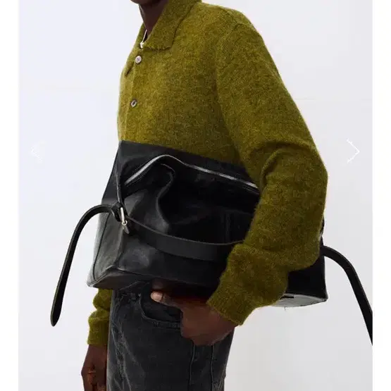 토니웩Full-Grain Leather Large Shoulder bag