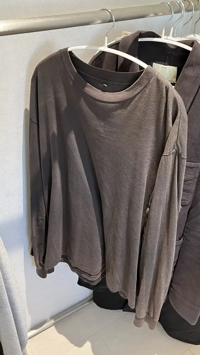 Polythene long sleeve brown 4