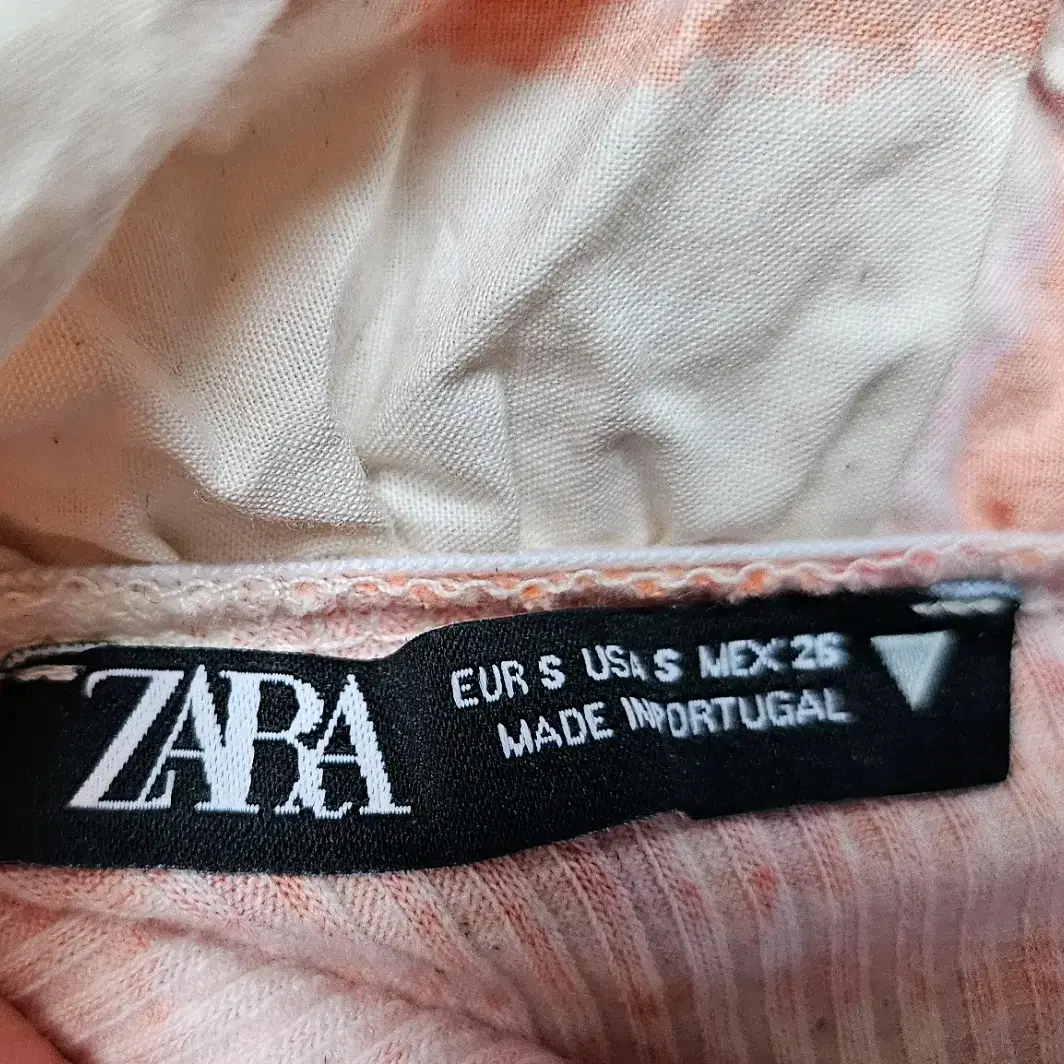 ZARA 꽃 비대칭 민소매 탑