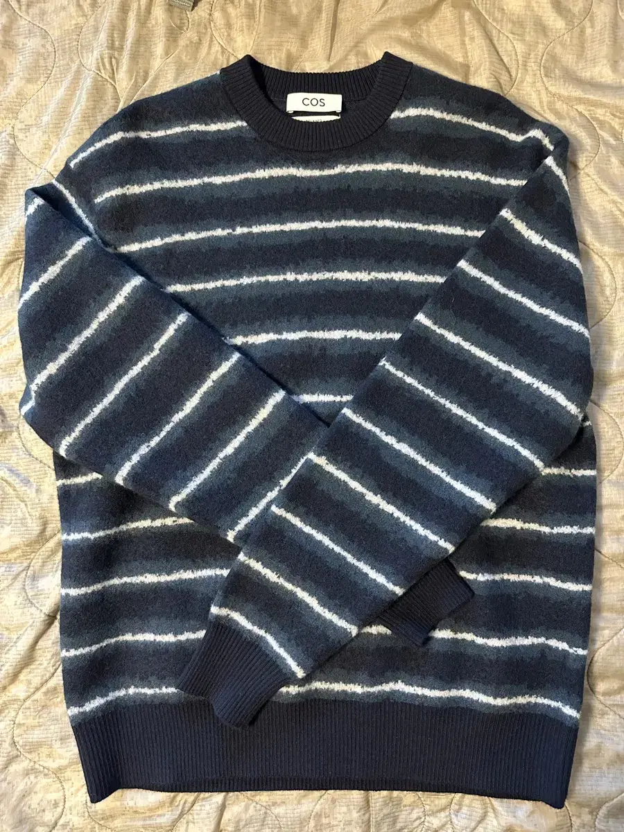 COS wool knit new, size 100-105 approx.