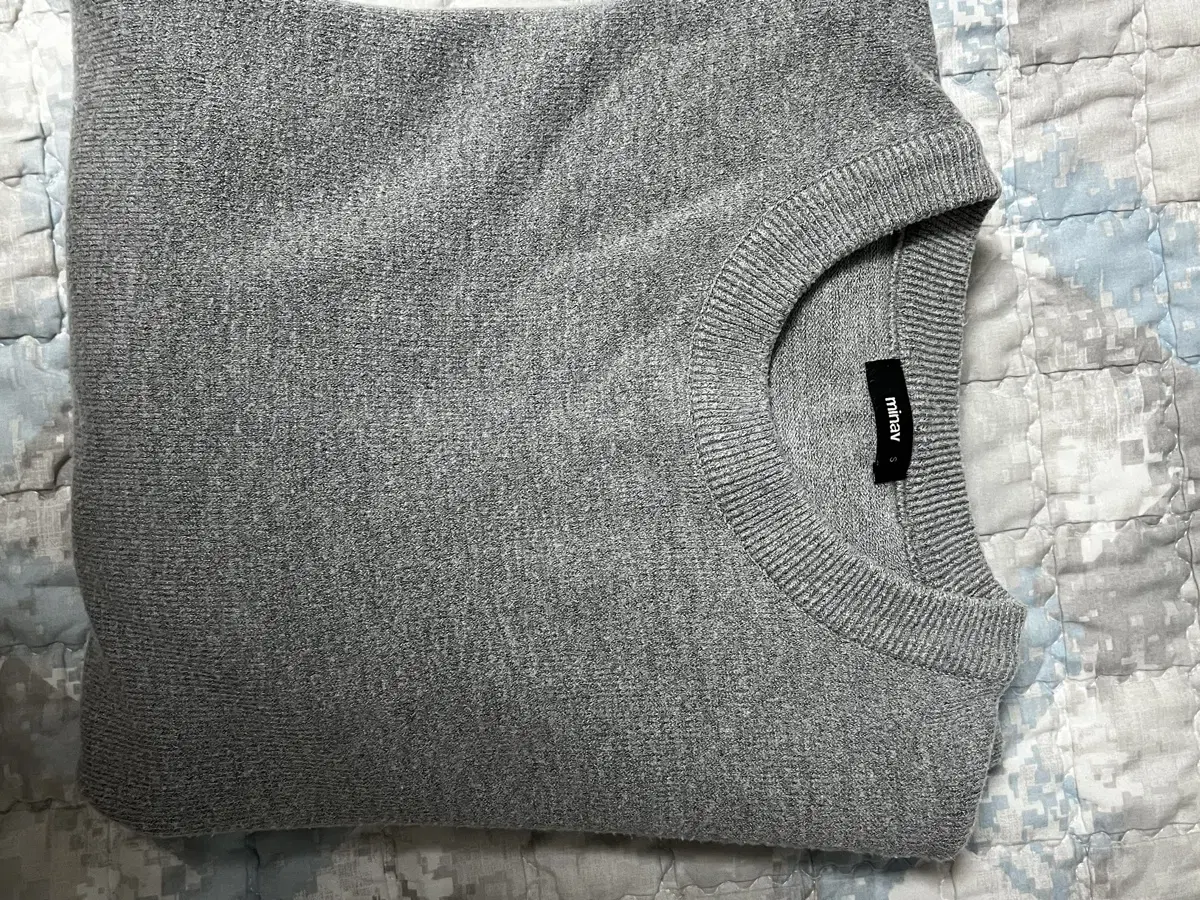 Minave Gray Knit S