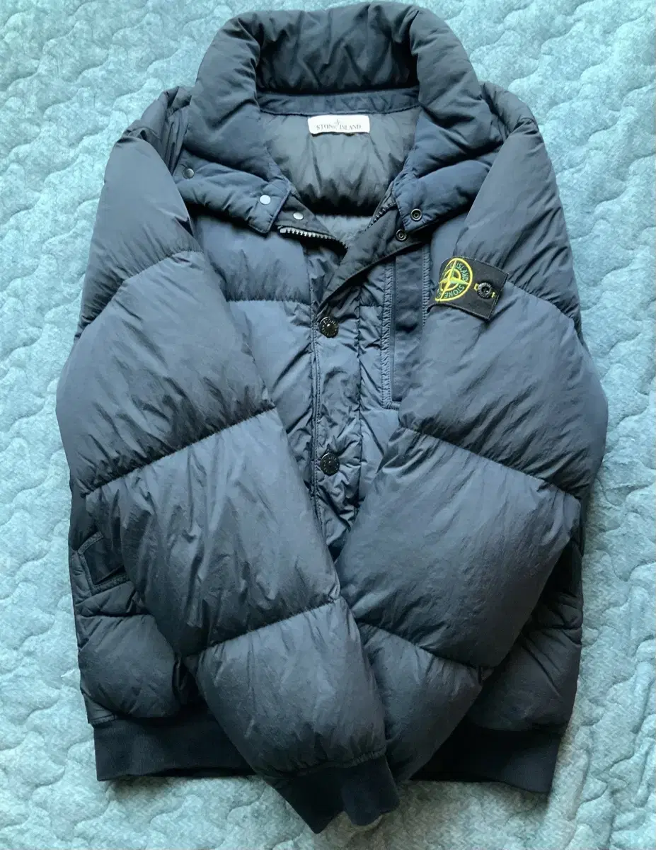 Stone Island Crinkle Wrap Non-Hooded 19FW Size M