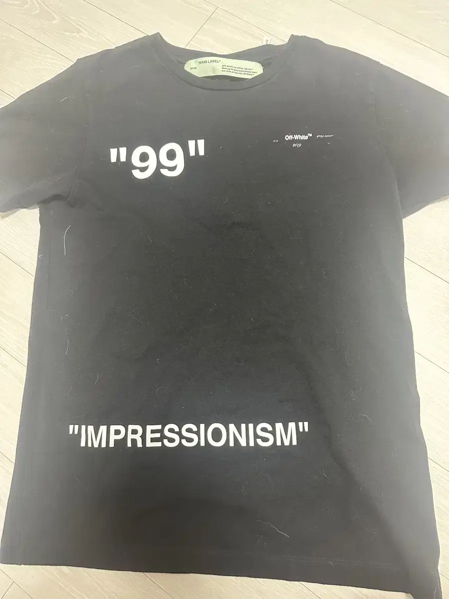 Off-white short sleeves