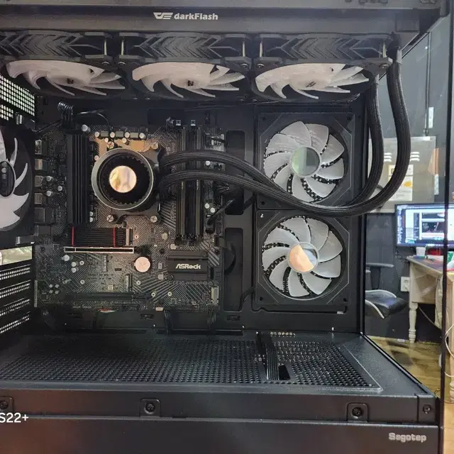 (반본체) 게이밍 컴퓨터 7800X3D (RTX4070TI super)