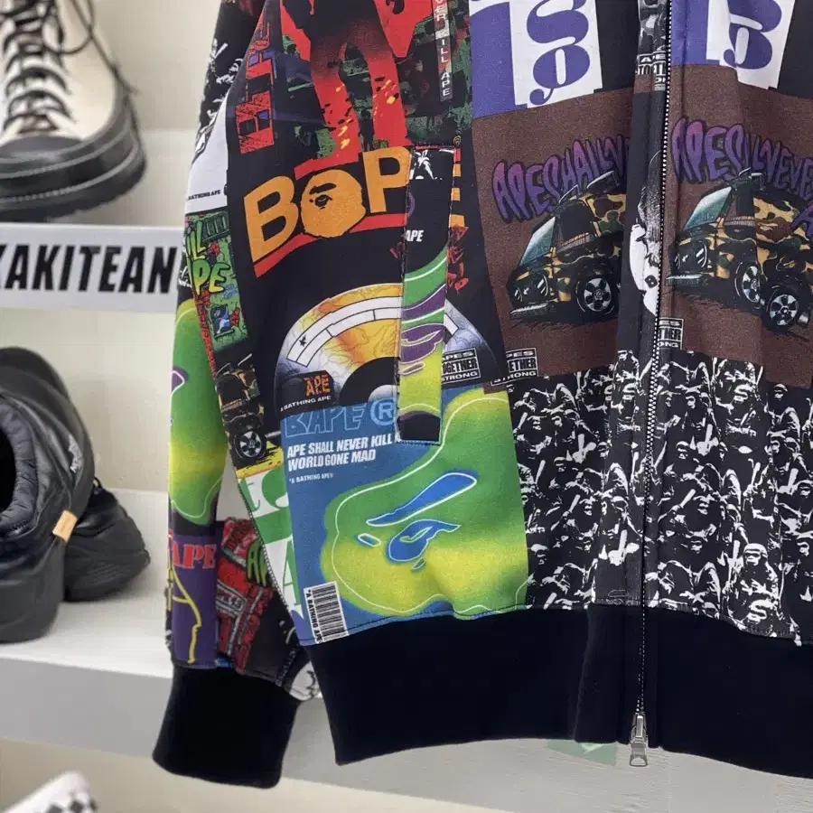 BAPE 베이프 앨범 모노그램 샤크 후드집업