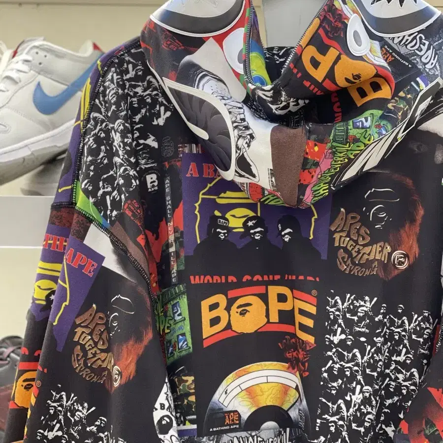 BAPE 베이프 앨범 모노그램 샤크 후드집업