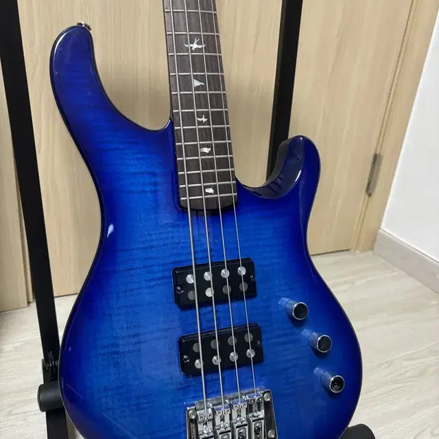 PRS SE Kingfisher 베이스 판매합니다