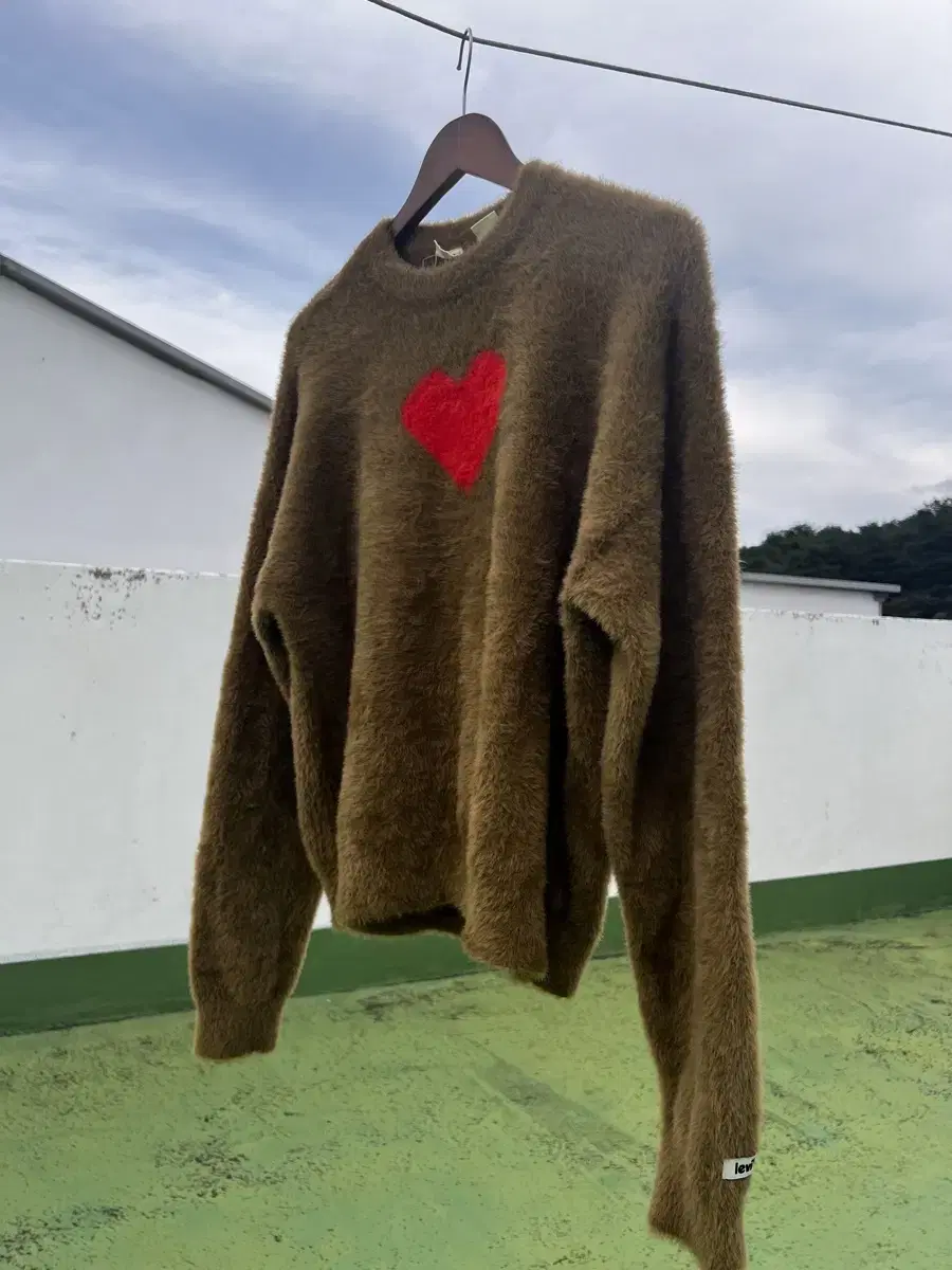 리바이스  homesick heart sweater