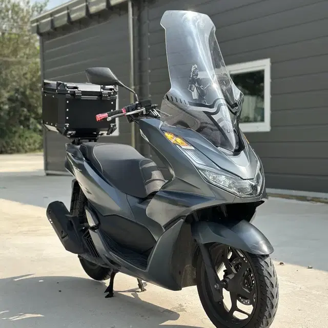 21년식 PCX125 ABS모델 3만Km 출퇴근 셋팅 차량 판매합니다.