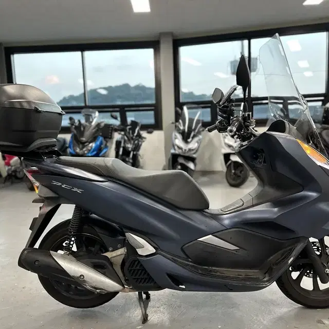 20년식 PCX125 17@@@km 출퇴근 차량 판매합니다.