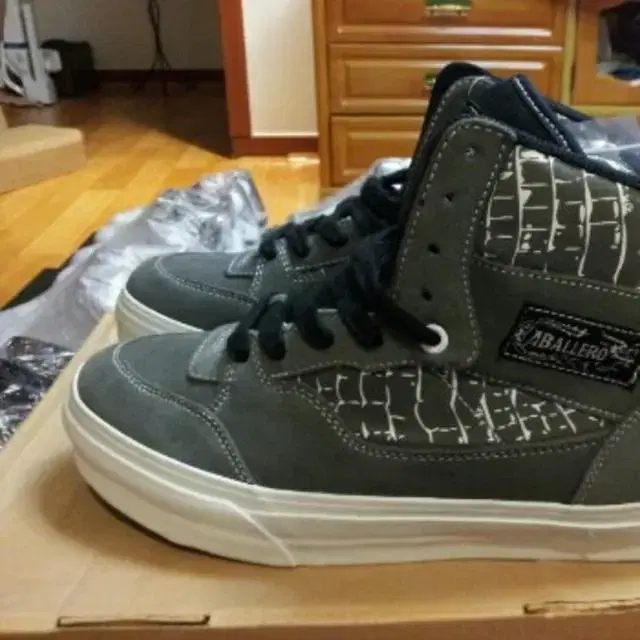 vans caballero