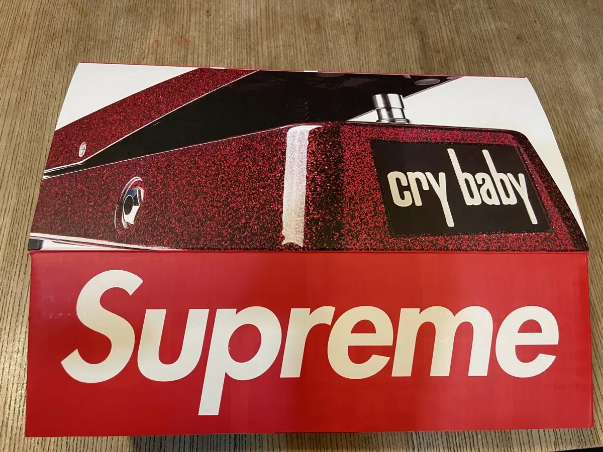 supreme crybaby 페달