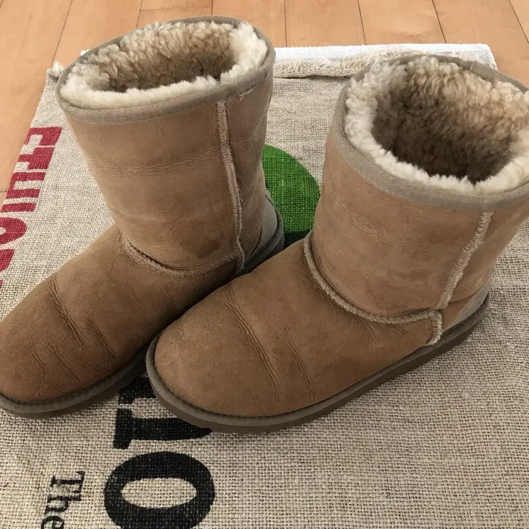 ugg  uk4