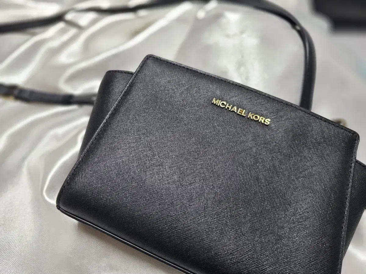 Michael Kors Selma Crossbody Bag