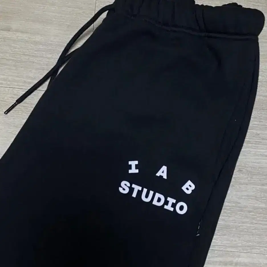 22ss iab studio 스웻팬츠 블랙 L/아이앱스튜디오