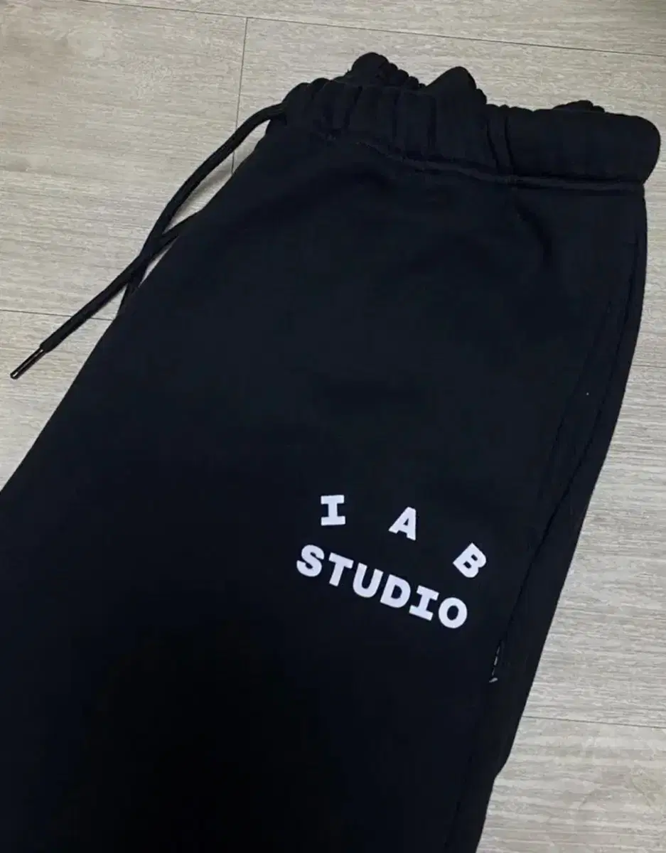 22ss iab studio 스웻팬츠 블랙 L/아이앱스튜디오