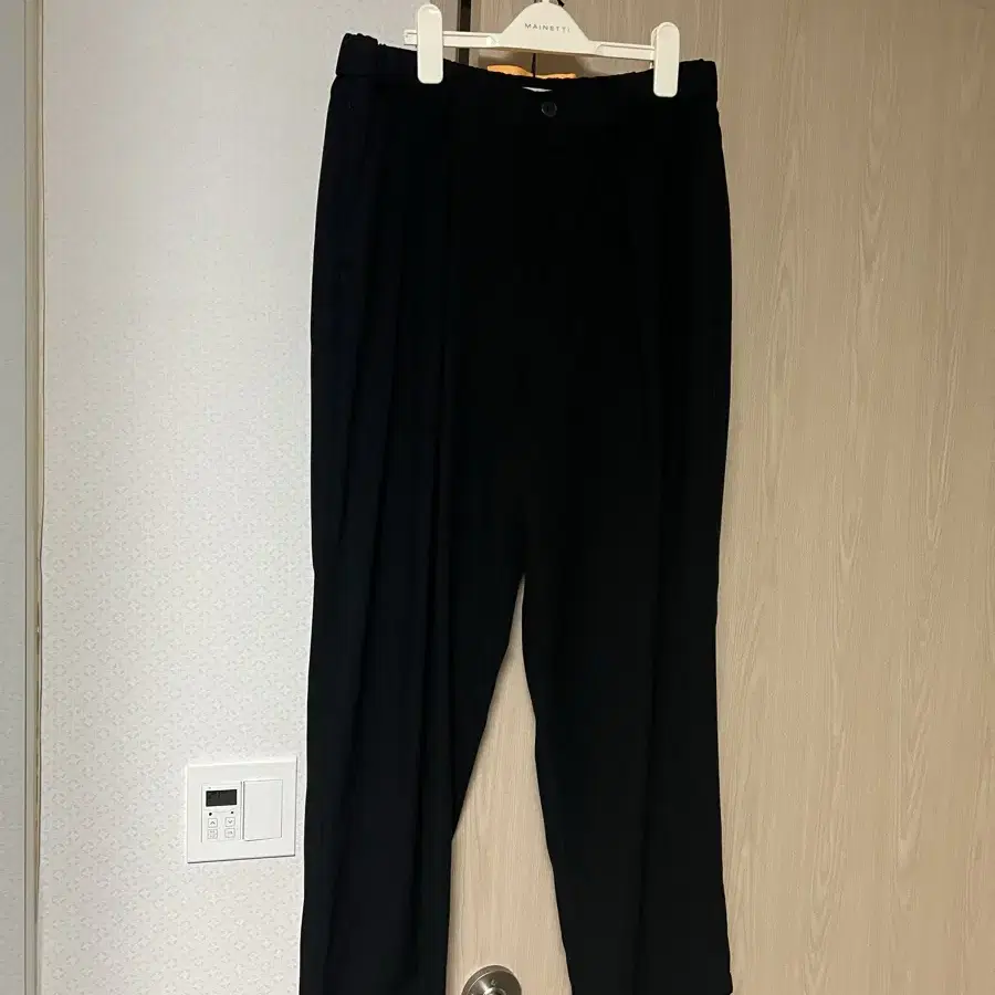 새상품)에스파이 esfai PLEATED EASY SLACKS