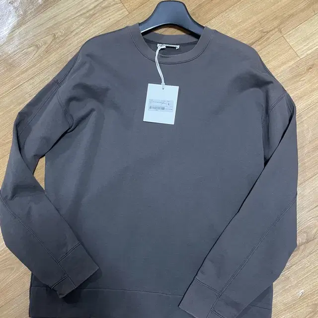 인사일런스 라이트웨이트 패널 스웨트셔츠 DARK GREY (L)