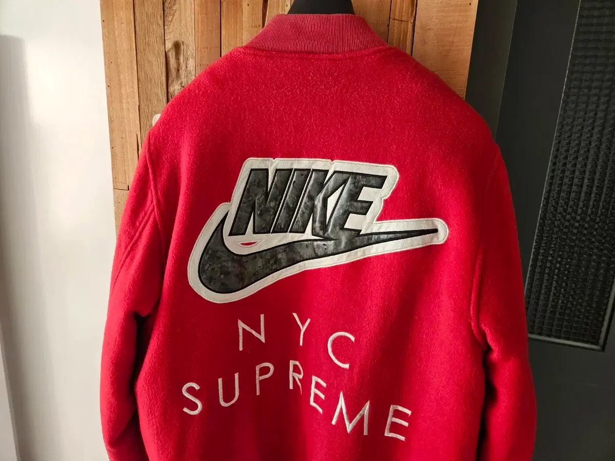 슈나장 레드 XL 슈프림 나이키 바시티 자켓 브랜드 중고거래 플랫폼