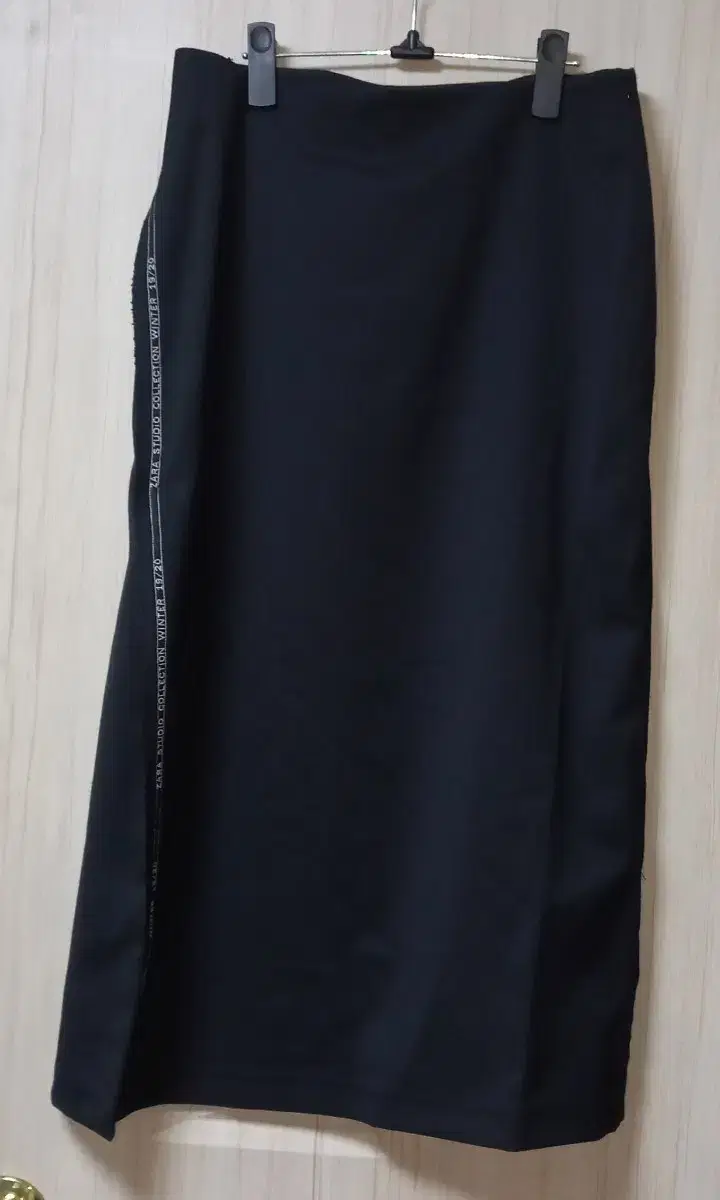 Zara black side-slit skirt