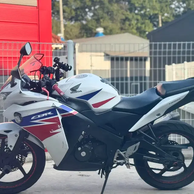 Honda cbr125r 건담16년식 구변완료된 깔끔한 바이크판매합니다.