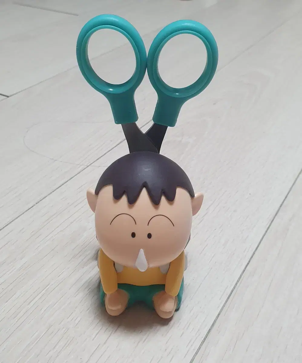 Blindfolded Scissors Figure (Taxi included)