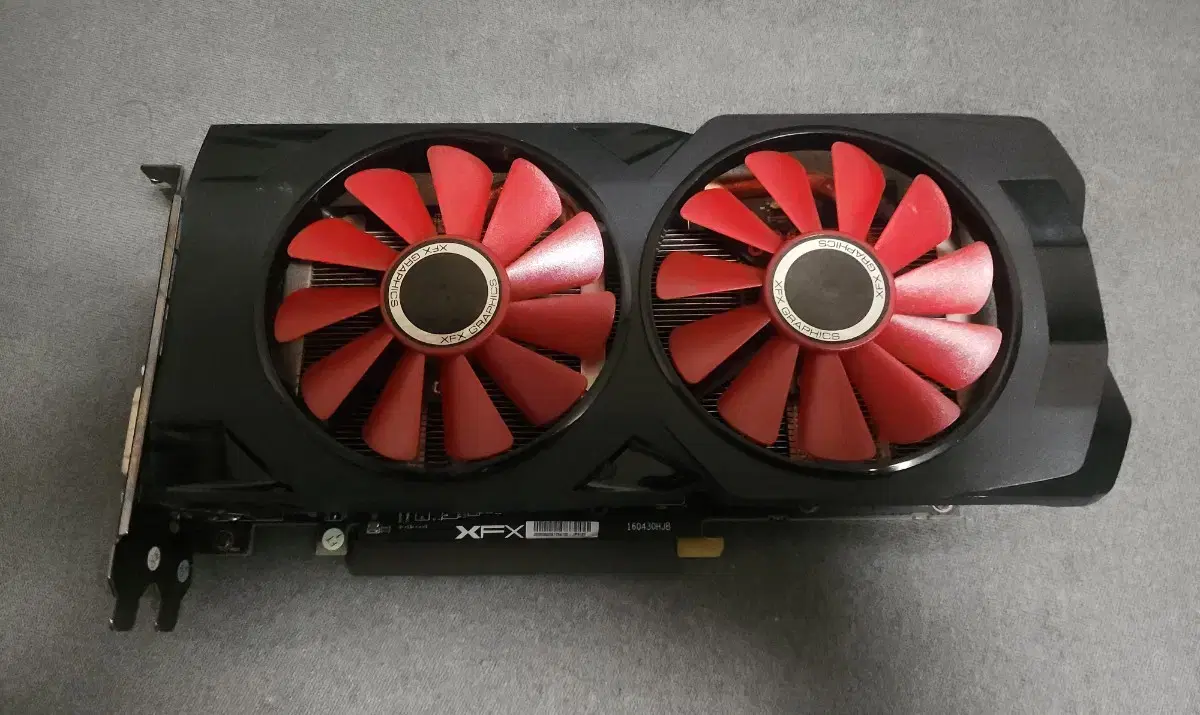 rx570 8gb 캡까지 달아둠