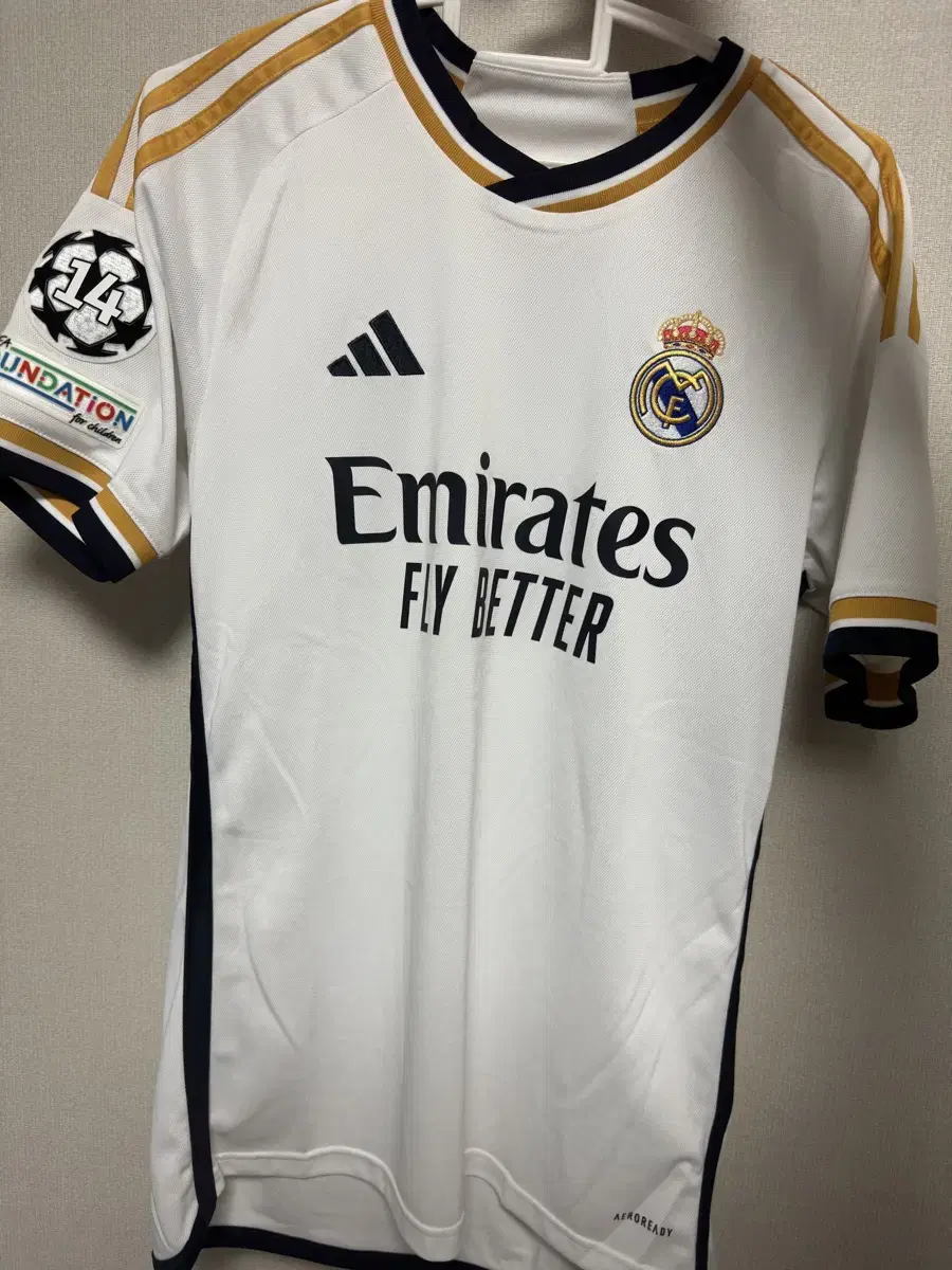 Real Madrid 23-24 Tonicross Shirt (Size M) available for home delivery.