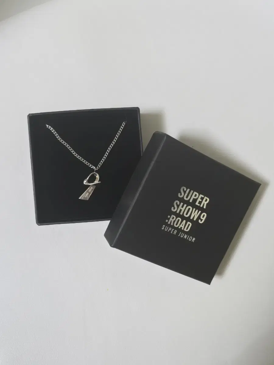 Super Juniors Super Show 9 Necklace