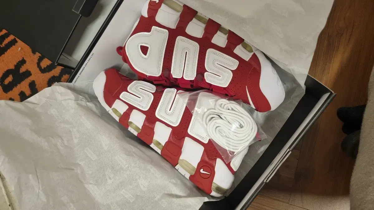 Supreme x Nike Uptempo Red 275 슈템포 슈프림