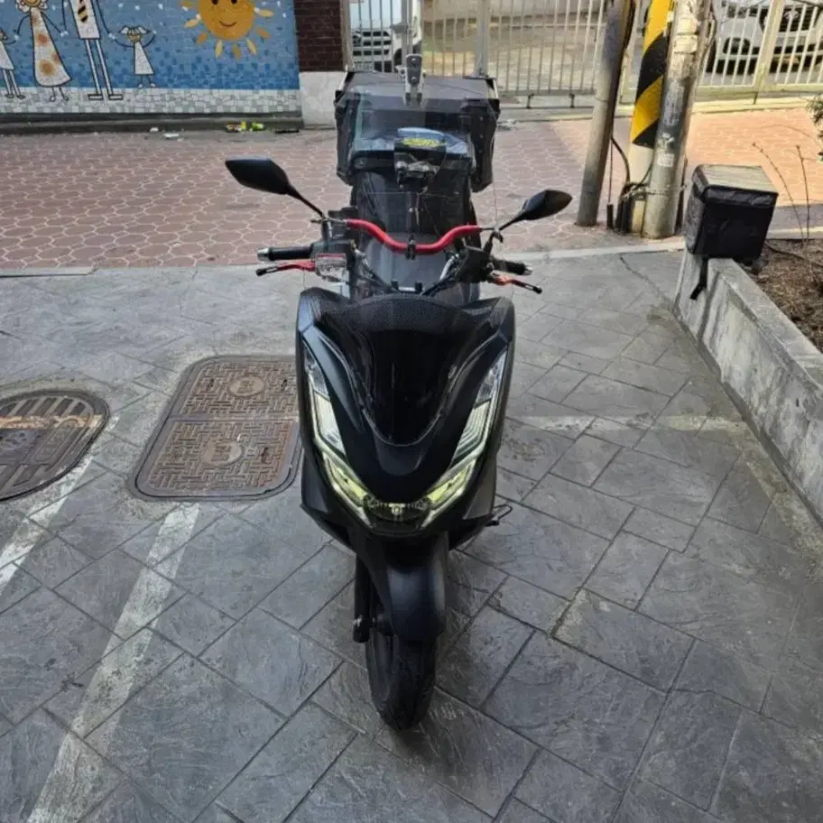 22년식 23년등록pcx125 (만키로 무사고) 판매합니다 350만원