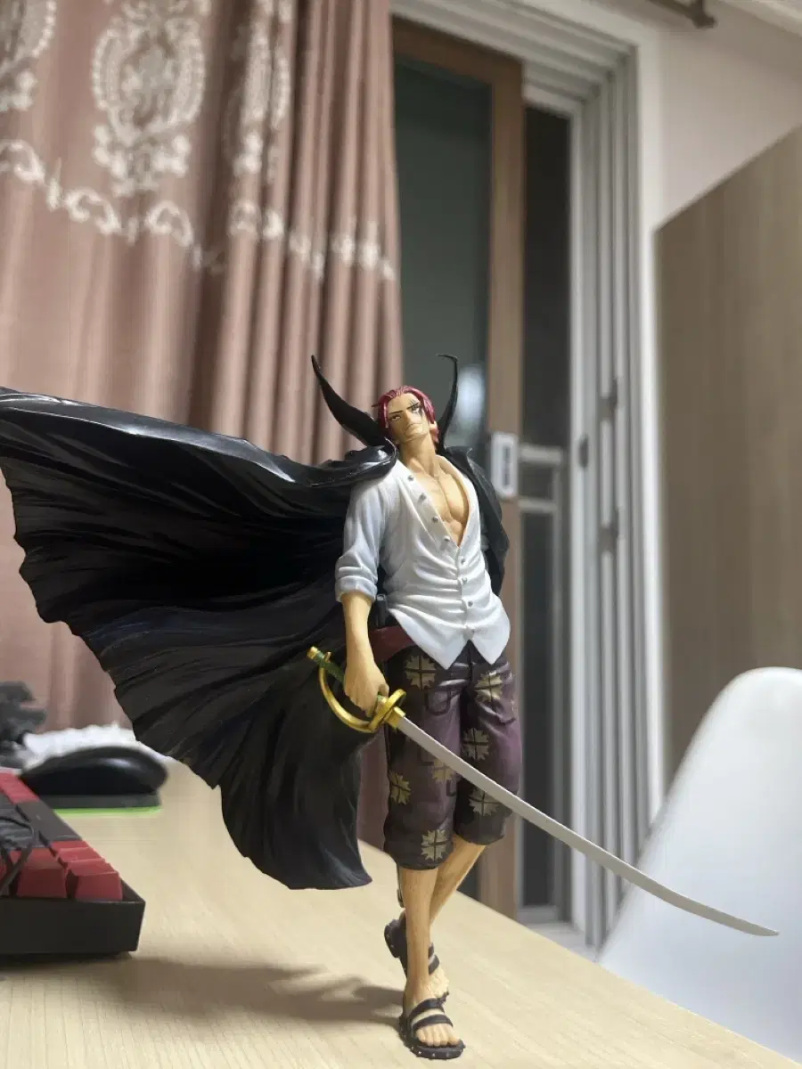 ONEPIECE Figures for sale (Zoro, Shanks, Luffy)