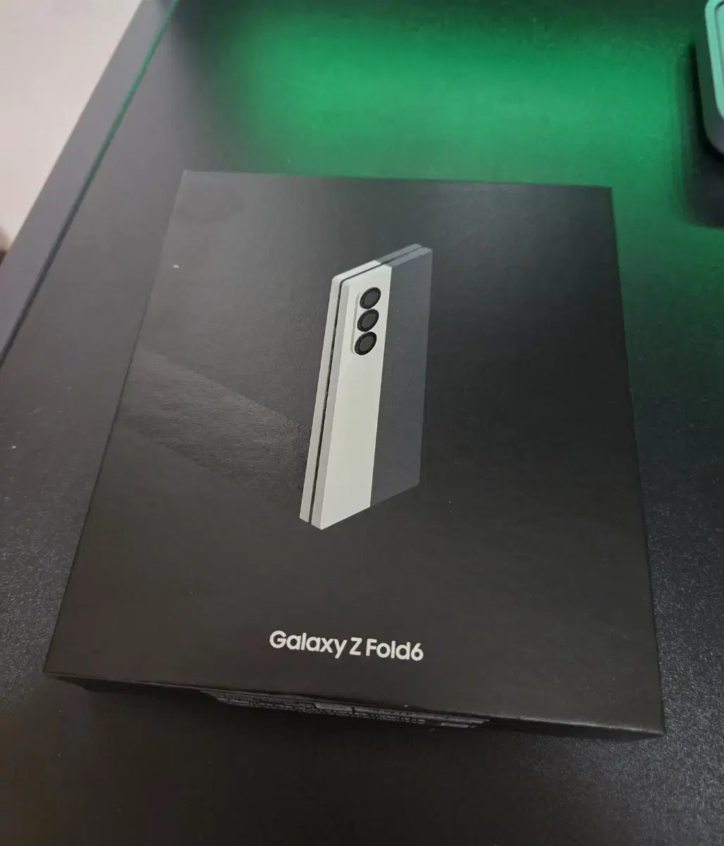 Galaxy Fold 6 Black Carbon Color 256G sells