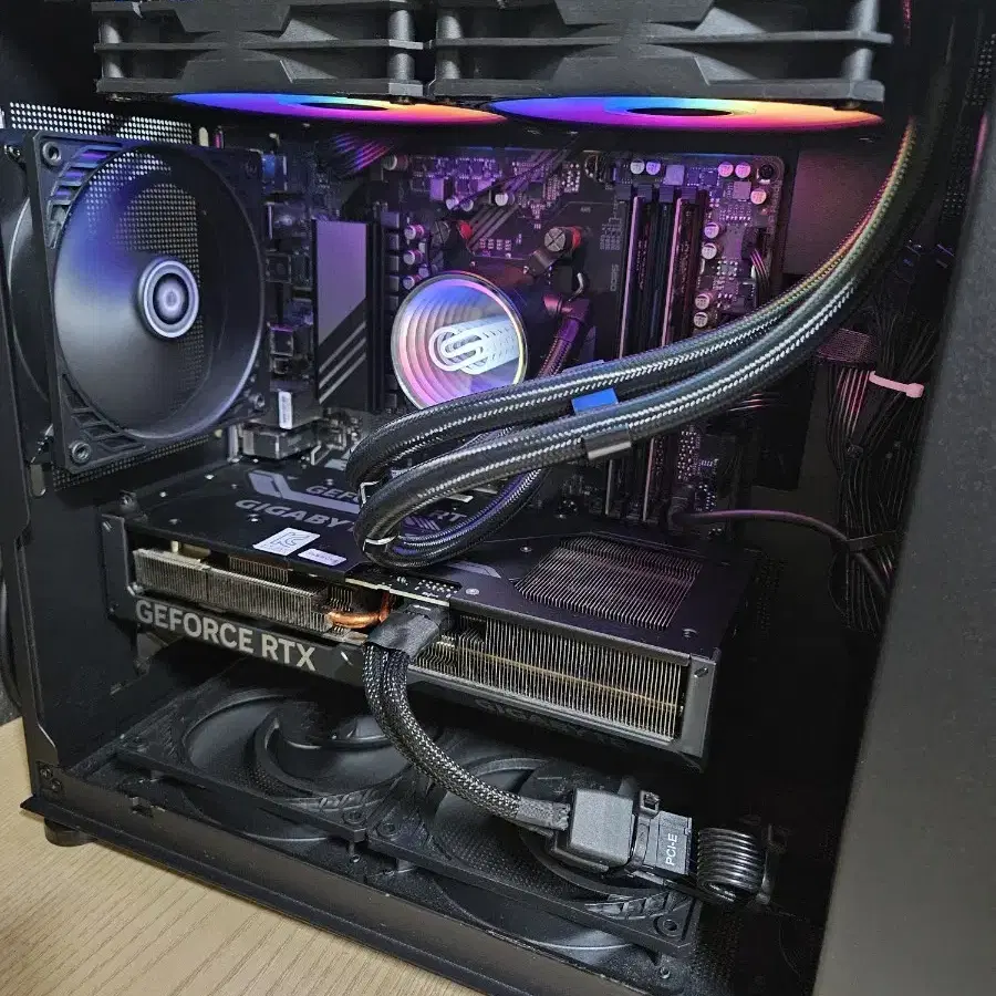 7800X3D 4070Ti 고사양 데스크탑