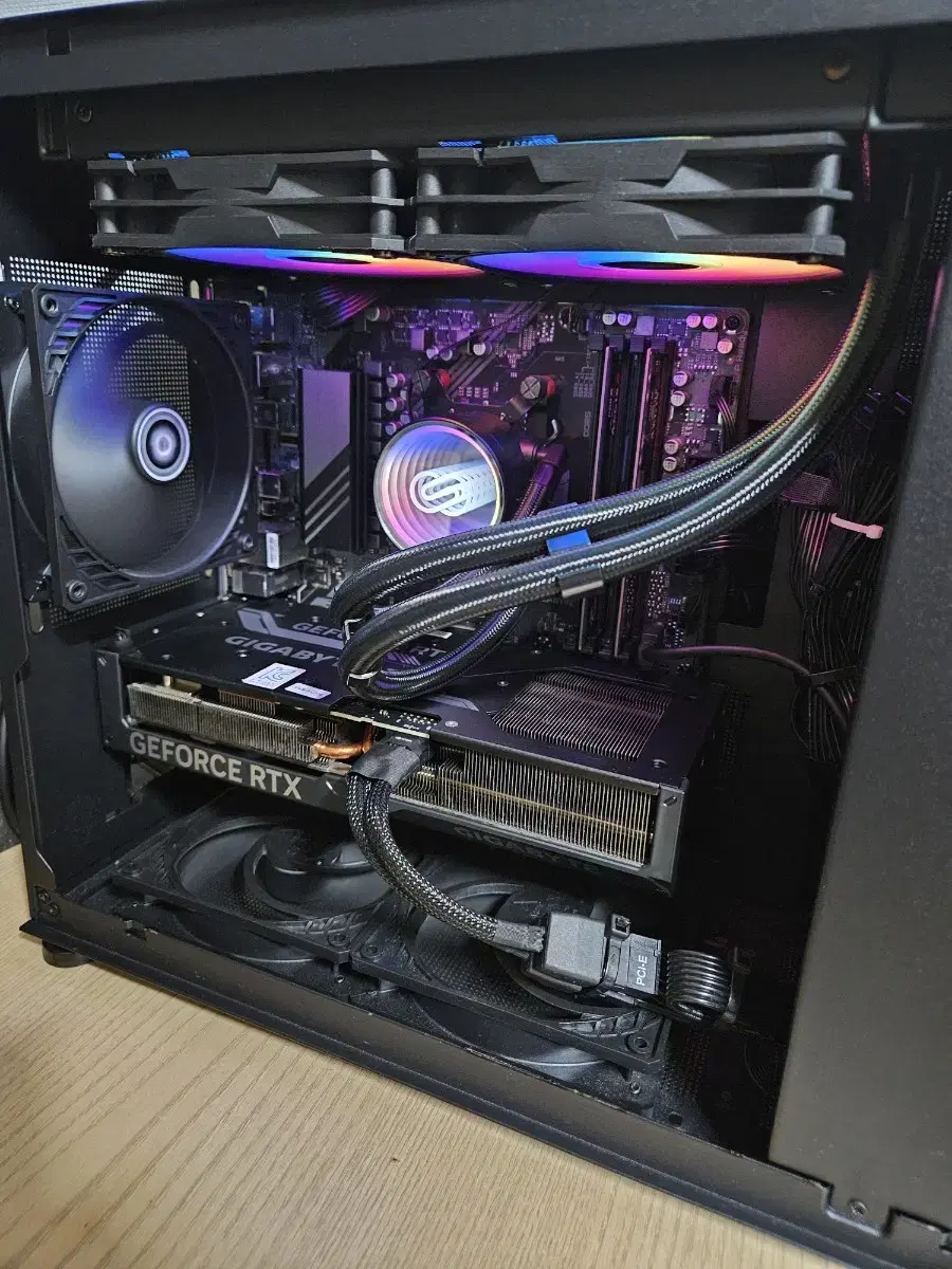 7800X3D 4070Ti 고사양 데스크탑