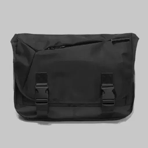 몬스터리퍼블릭 메신저백 COMPOUND MESSENGER BAG