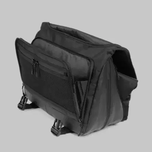 몬스터리퍼블릭 메신저백 COMPOUND MESSENGER BAG