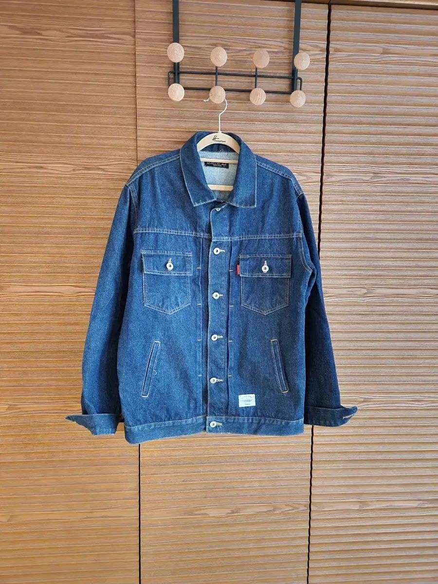 Men's jean jacket