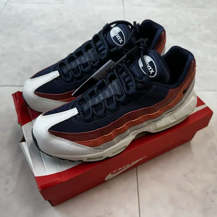 나이키 에어맥스95 airmax95 새제품 판매합니다. 265mm 빈티지