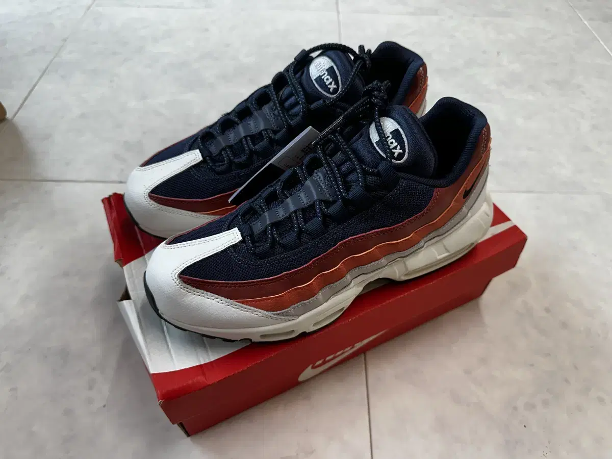 나이키 에어맥스95 airmax95 새제품 판매합니다. 265mm 빈티지