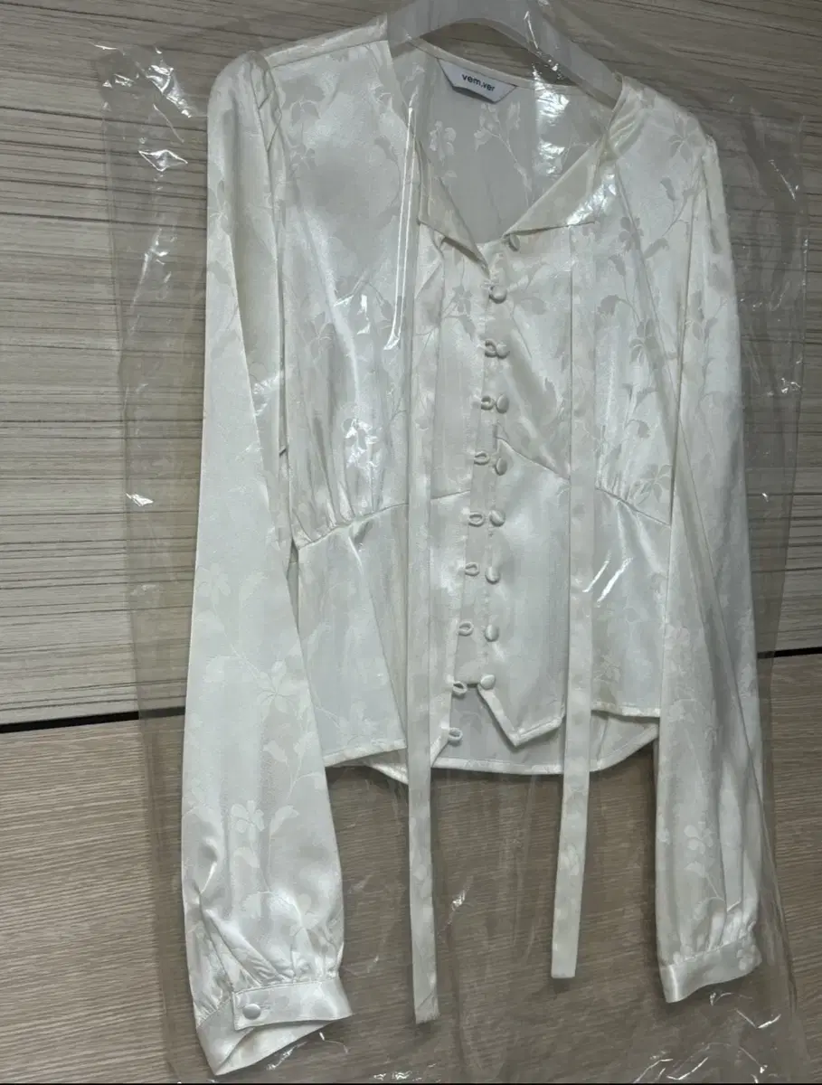 벰버 JACQUARD RIBBON BLOUSE 블라우스