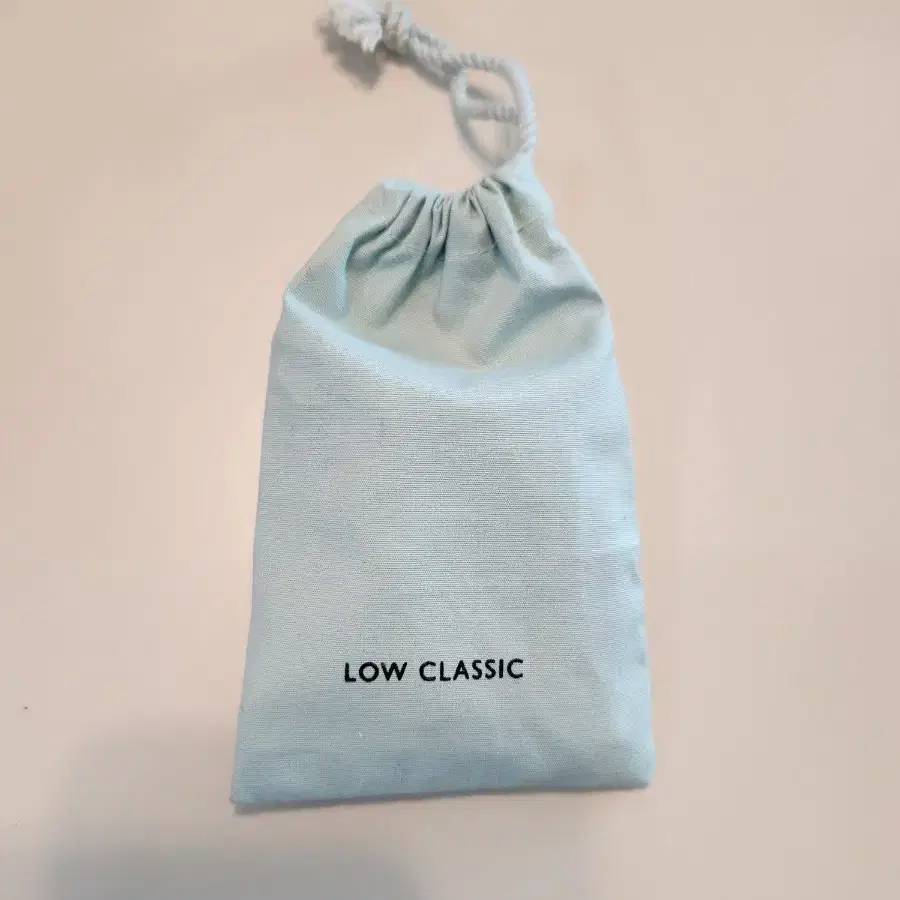 LOW CLASSIC 귀걸이