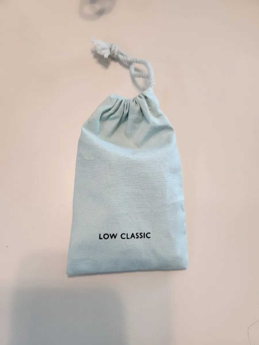 LOW CLASSIC 귀걸이