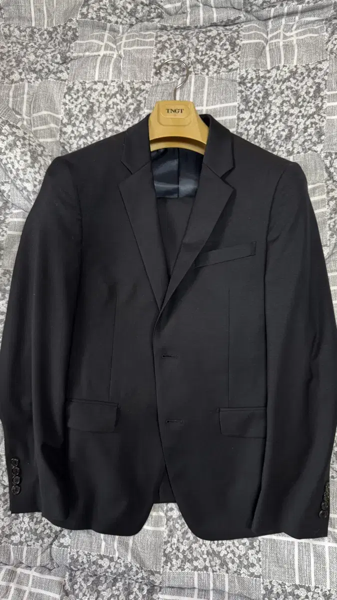 TNGT Men's Suit