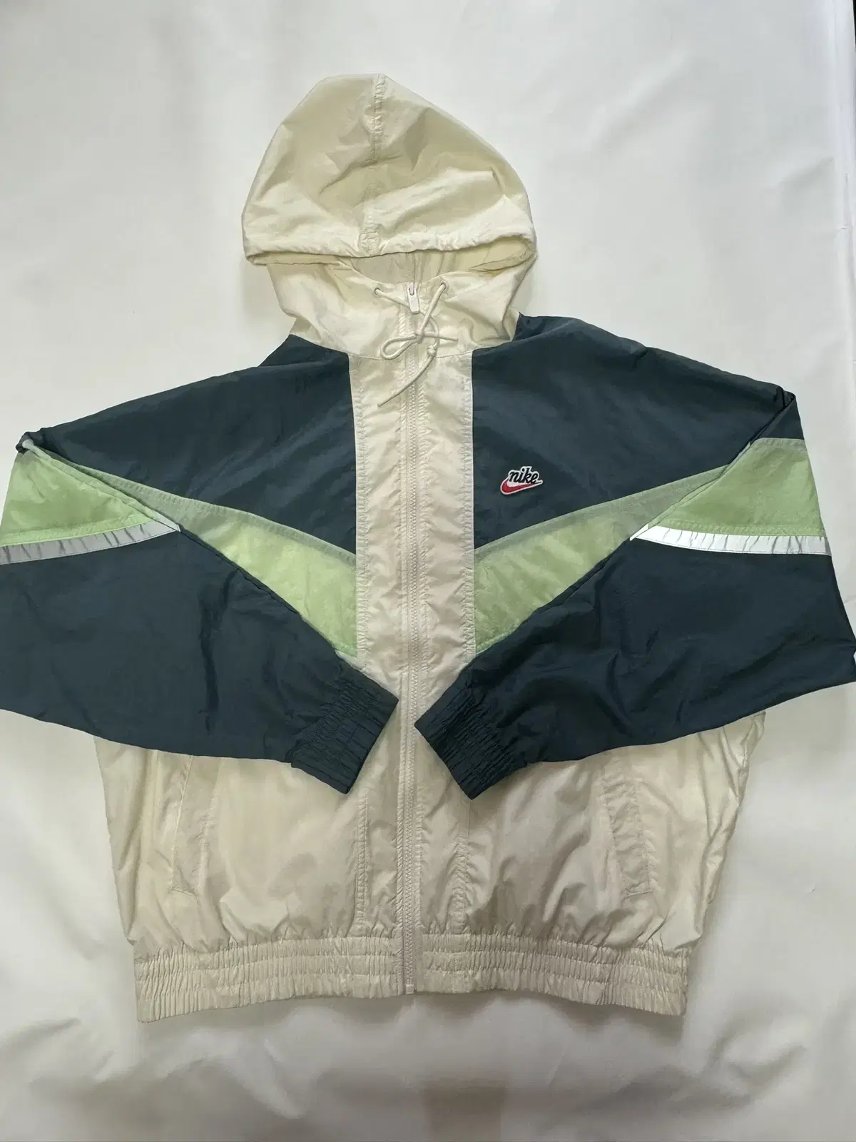 Nike Heritage Windrunner Woven Jacket (size XL)