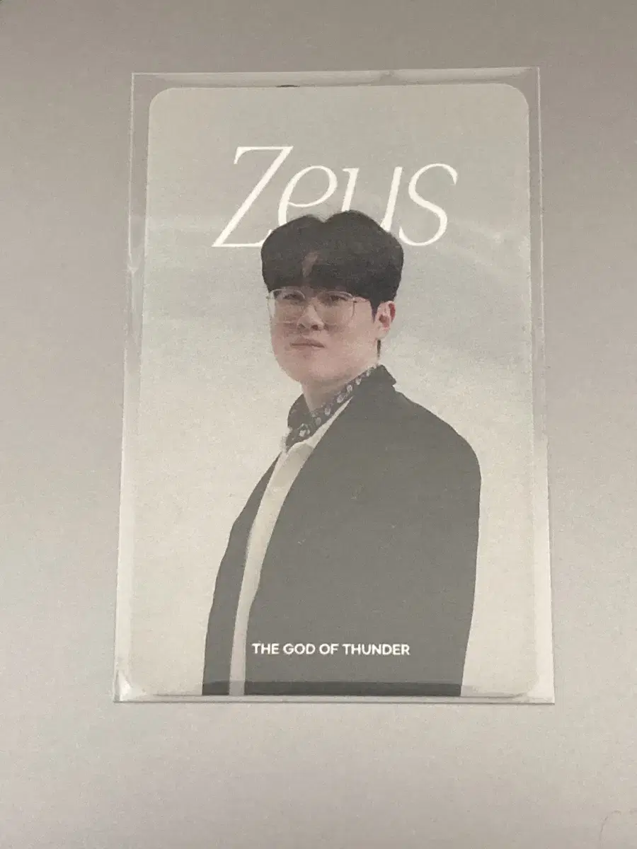 Feeding) T1 Zeus Membership Photocard