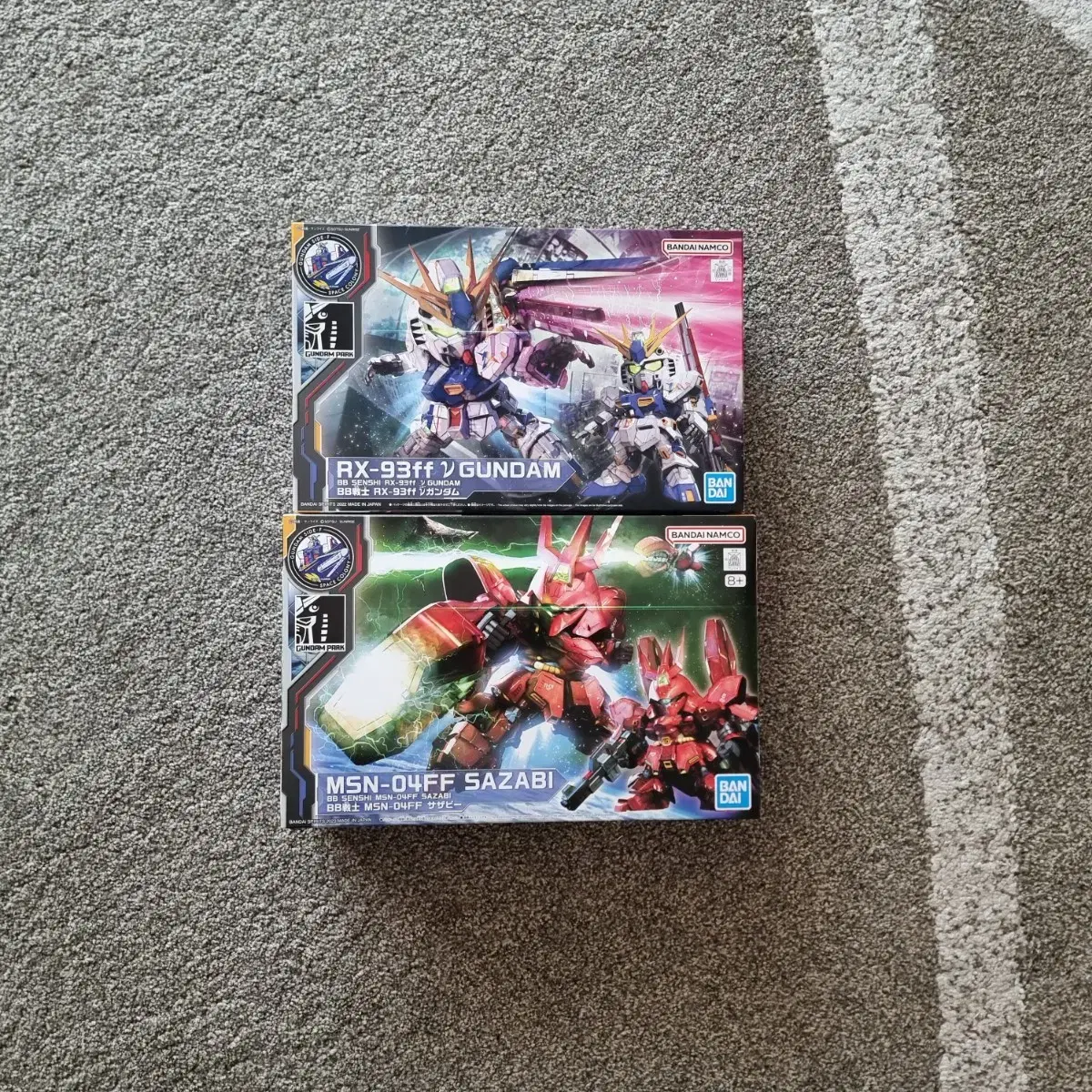 SD Fukuoka New Gundam RF-93FF + SD Sazabi MSN-04FF