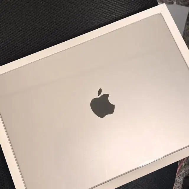 [Apple] Macbook Pro M3 / 8GB / 1TB / S급