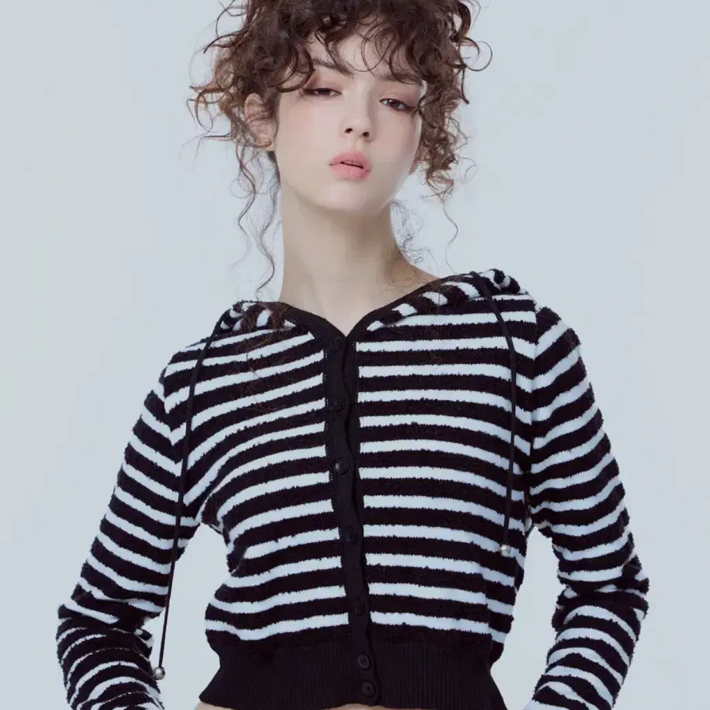 러브이즈트루 스트라이프 가디건 STRIPE CARDIGAN 지젤