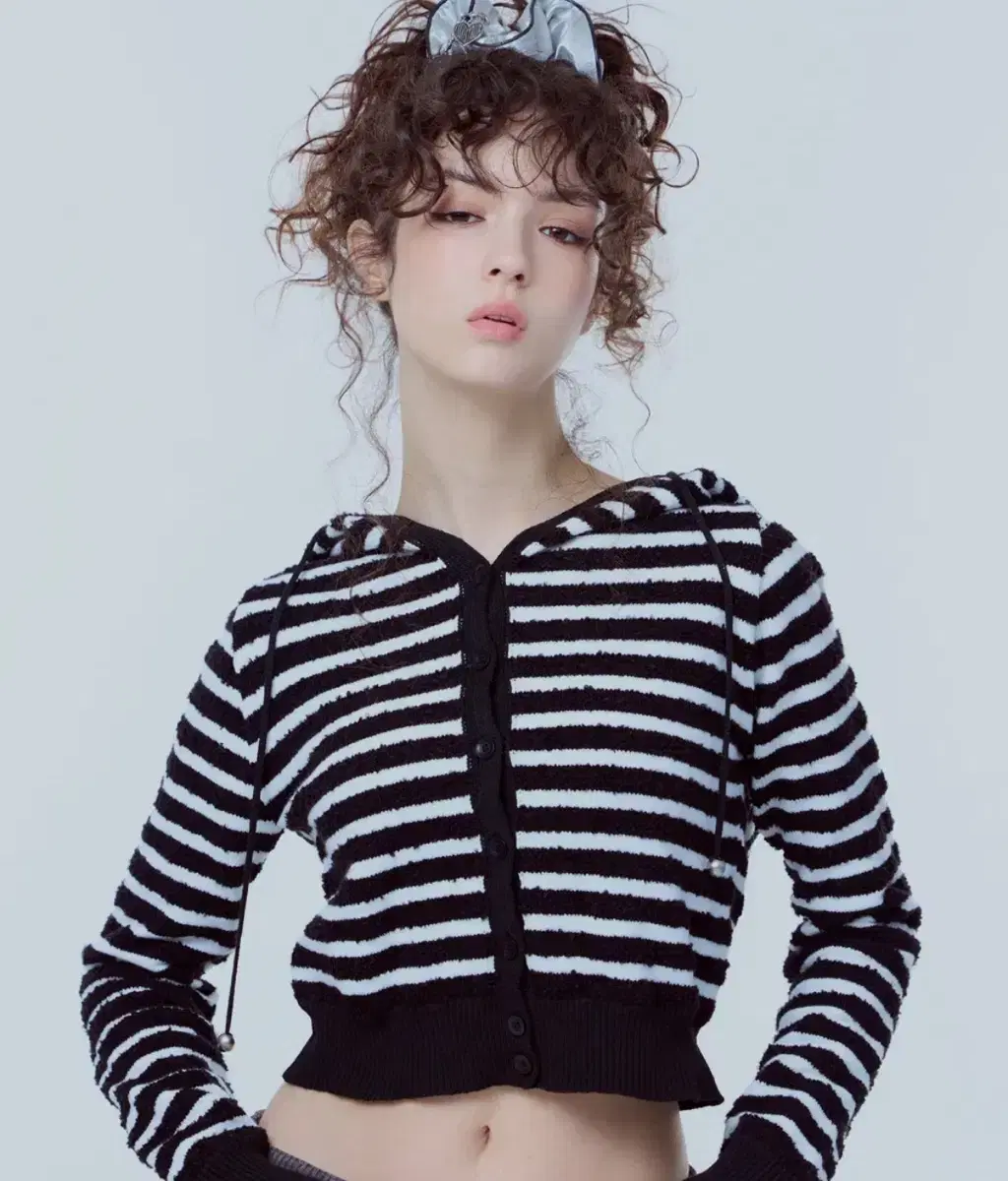 러브이즈트루 스트라이프 가디건 STRIPE CARDIGAN 지젤